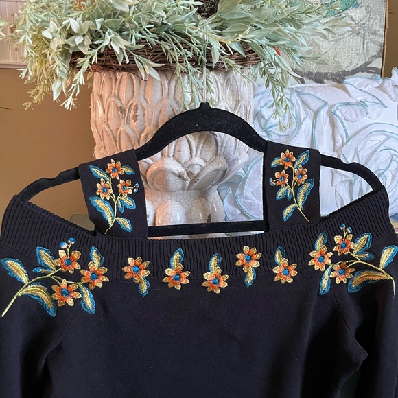 INC BEAUTIFUL BLACK EMBROIDERY TOP COLD SHOULDER BELL SLEEVES - Picture 5 of 6